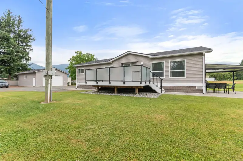 41725 HARE AVENUE - photo 1 of 35