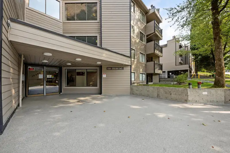 205 10560 154 STREET - photo 2 of 19