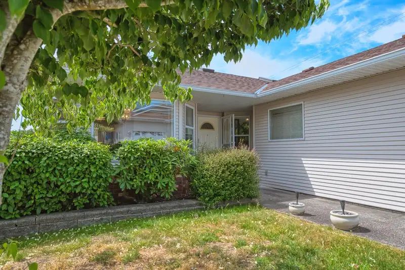 8 820 KIWANIS WAY - photo 2 of 37