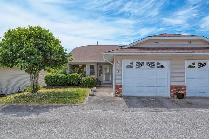 8 820 KIWANIS WAY - photo 3 of 37