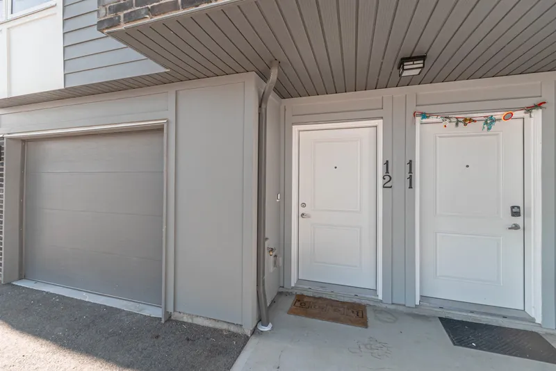 12 3323 ROCKHILL PLACE - photo 3 of 25