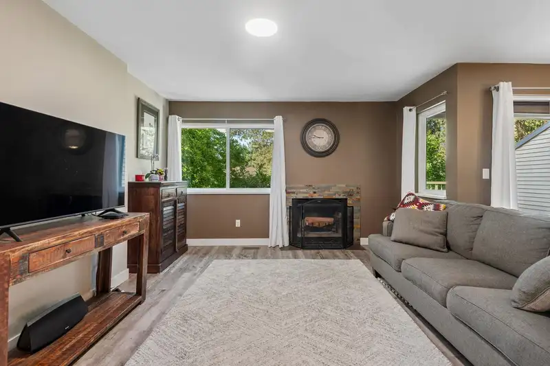 110 1210 FALCON DRIVE - photo 2 of 33