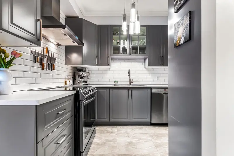 204 815 FIRST STREET - photo 1 of 25