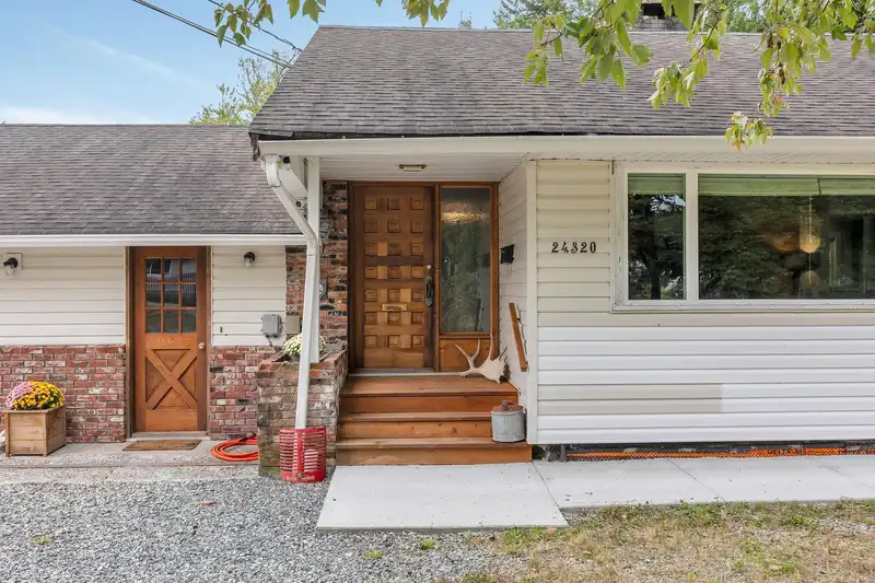 24320 116 AVENUE - photo 3 of 40