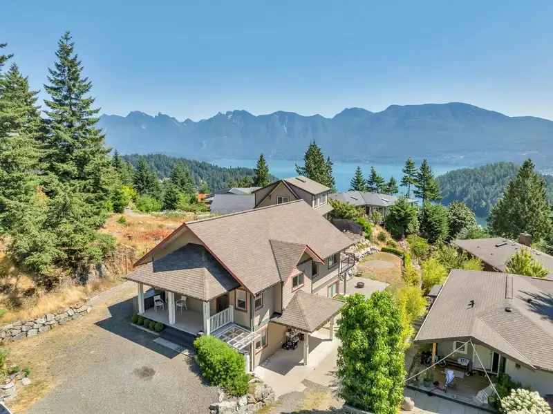 931 RIVENDELL DRIVE - photo 4 of 40