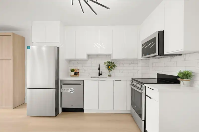 1507 1238 SEYMOUR STREET - photo 1 of 30