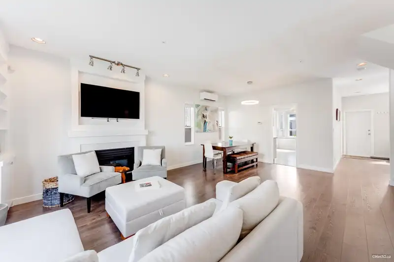 2648 E 19TH AVENUE - photo 3 of 40
