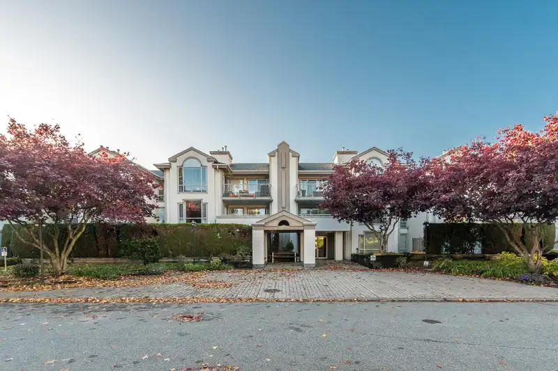 107 19122 122 AVENUE - photo 1 of 35