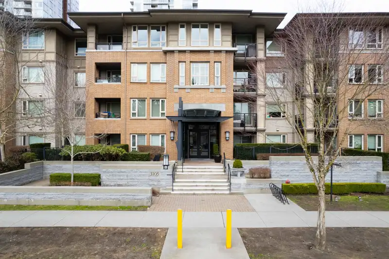 403 3105 LINCOLN AVENUE - photo 2 of 9