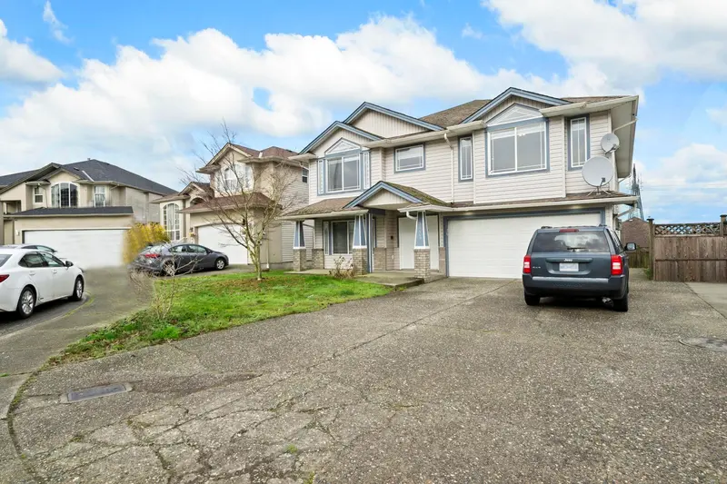 31449 LEGACY COURT - photo 2 of 25