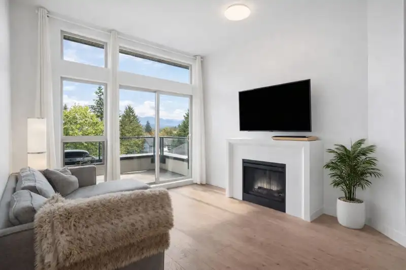 404 738 E 29TH AVENUE - photo 1 of 18