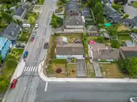 4630 44B AVENUE - thumbnail 2