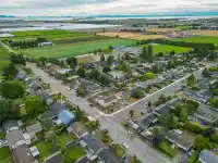 4630 44B AVENUE - thumbnail 4