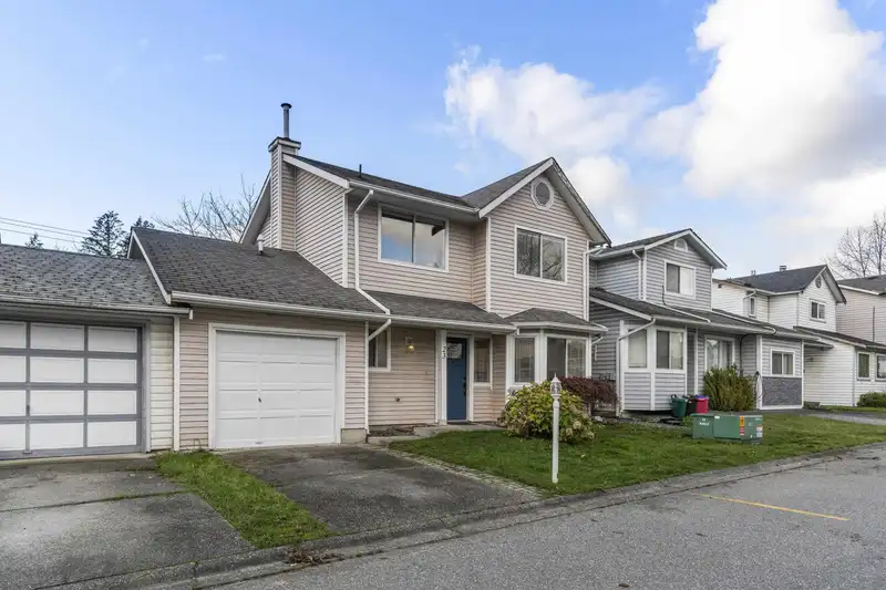 23 11125 232ND STREET - photo 2 of 36