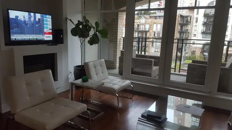 509 1275 HAMILTON STREET - photo 2 of 11