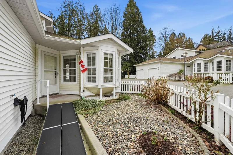 45 6537 138 STREET - photo 3 of 24