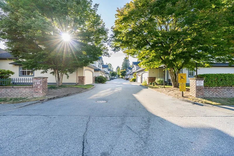 10 8257 121 A STREET - photo 1 of 25