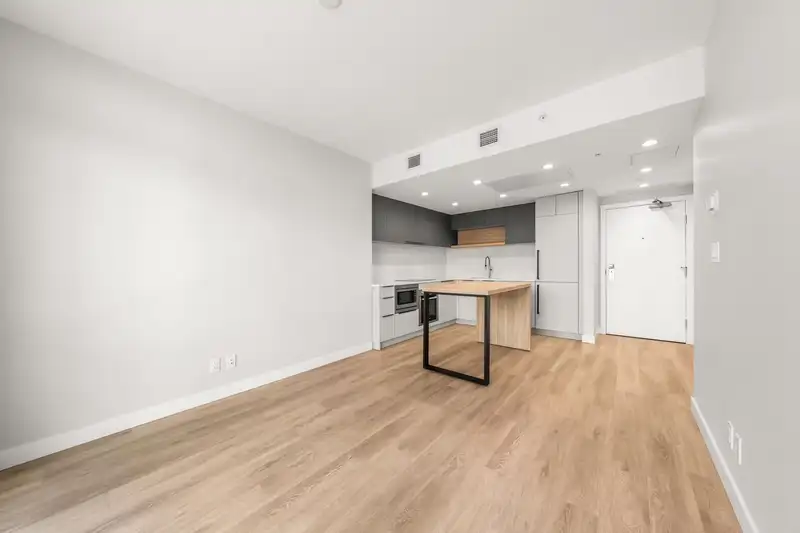 1507 567 EMERSON STREET - photo 2 of 29