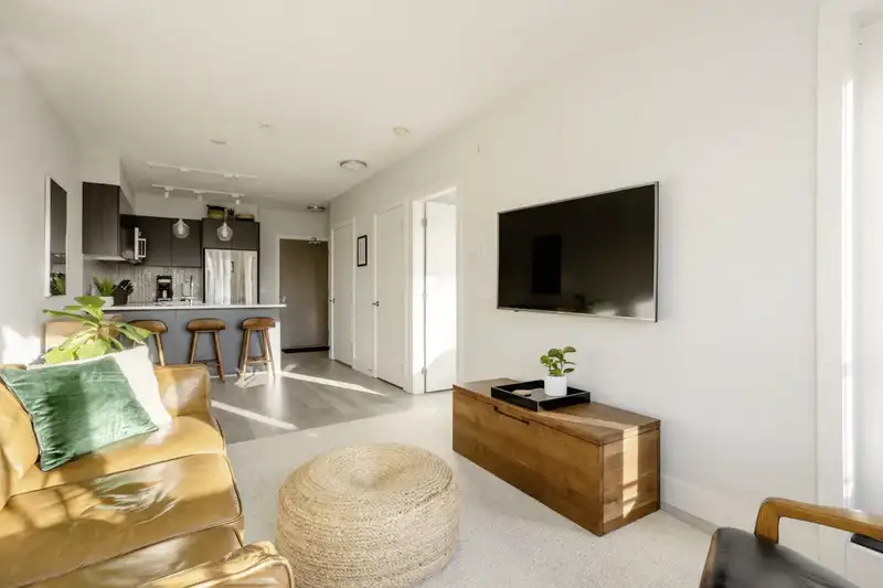 508 2477 CAROLINA STREET - photo 3 of 19