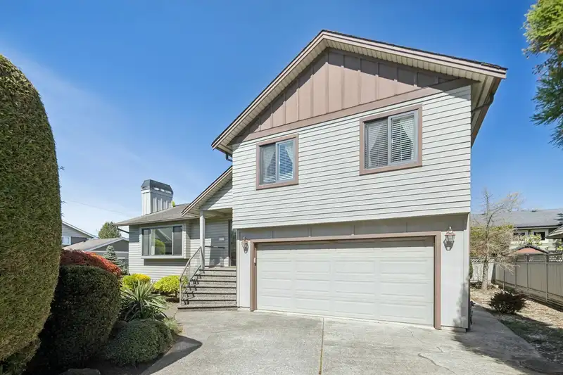 5215 BENTLEY PLACE - photo 2 of 40