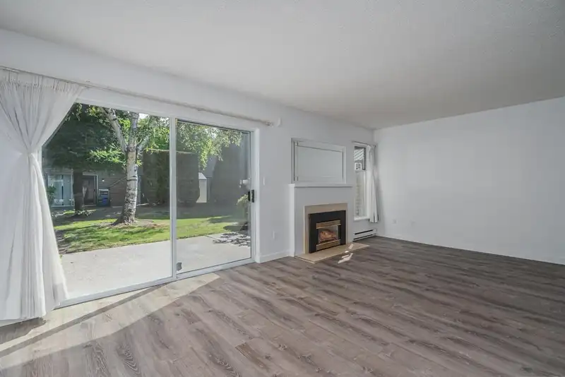 28 7740 ABERCROMBIE DRIVE - photo 3 of 25