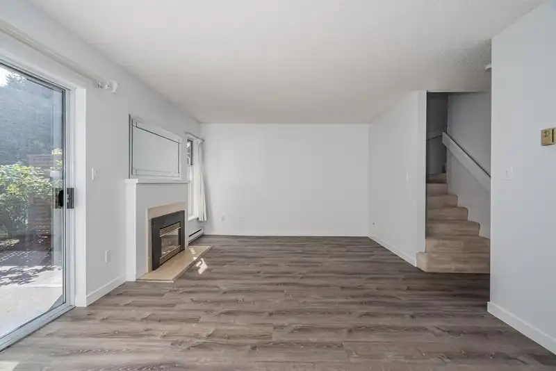 28 7740 ABERCROMBIE DRIVE - photo 4 of 25