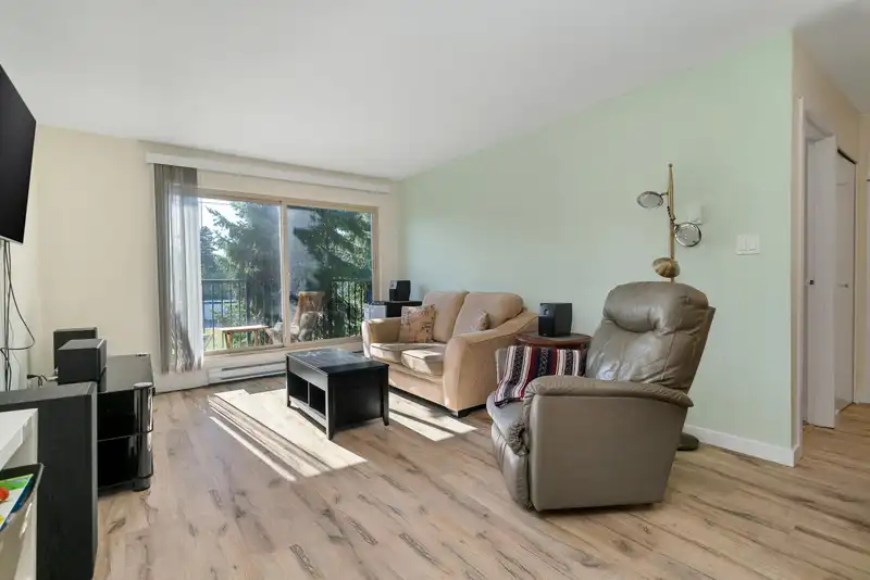 309 10468 148 STREET - photo 3 of 11