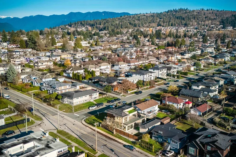 6708 WINCH STREET - photo 4 of 25