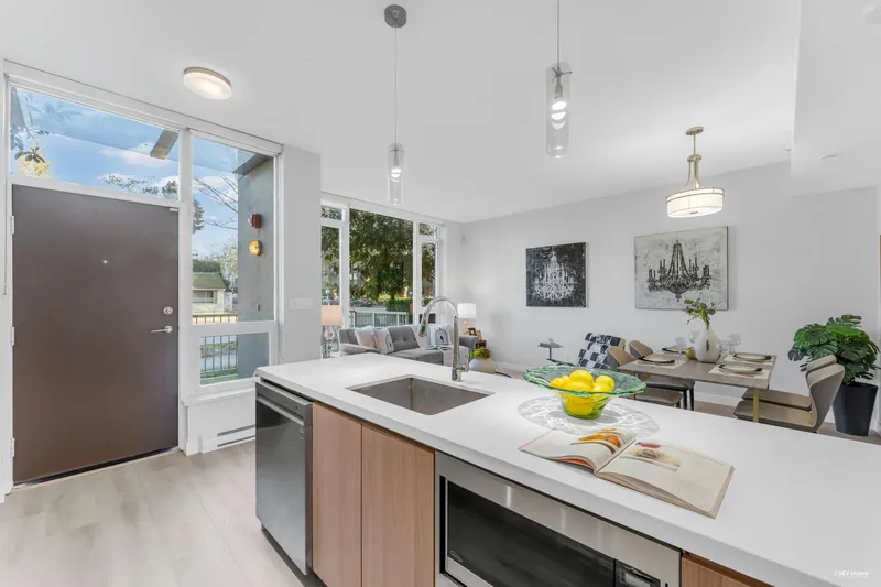 5 13720 100 AVENUE - photo 3 of 22