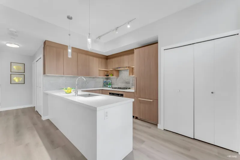 5 13720 100 AVENUE - photo 4 of 22