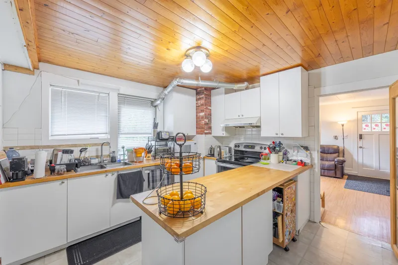 634 ROCHESTER AVENUE - photo 1 of 17