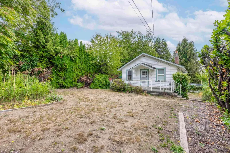 634 ROCHESTER AVENUE - photo 4 of 17