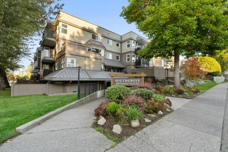 112 1870 E SOUTHMERE CRESCENT - photo 1 of 17