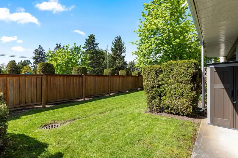 1 5760 174 STREET - photo 3 of 33