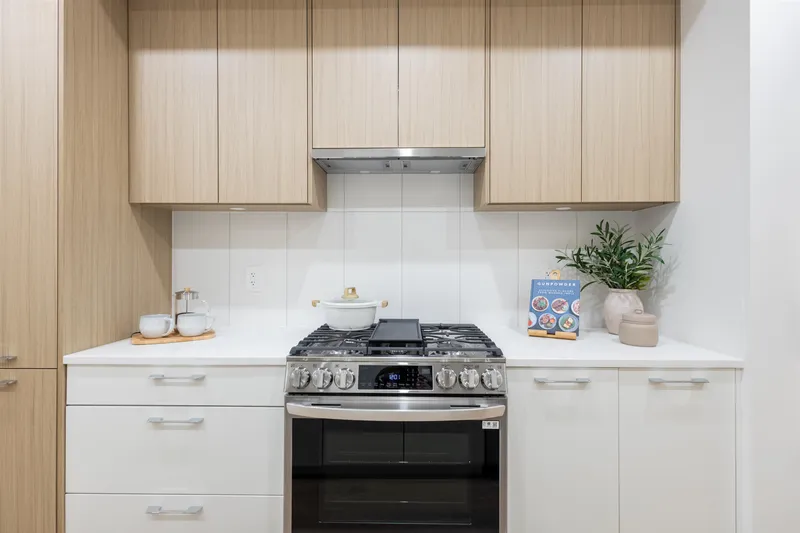 186 6951 204 STREET - photo 3 of 13