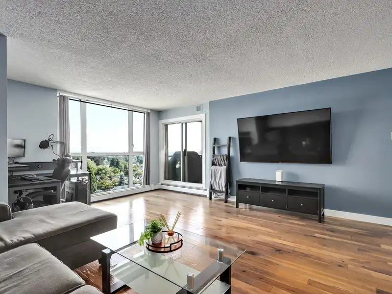 1206 612 FIFTH AVENUE - photo 3 of 20