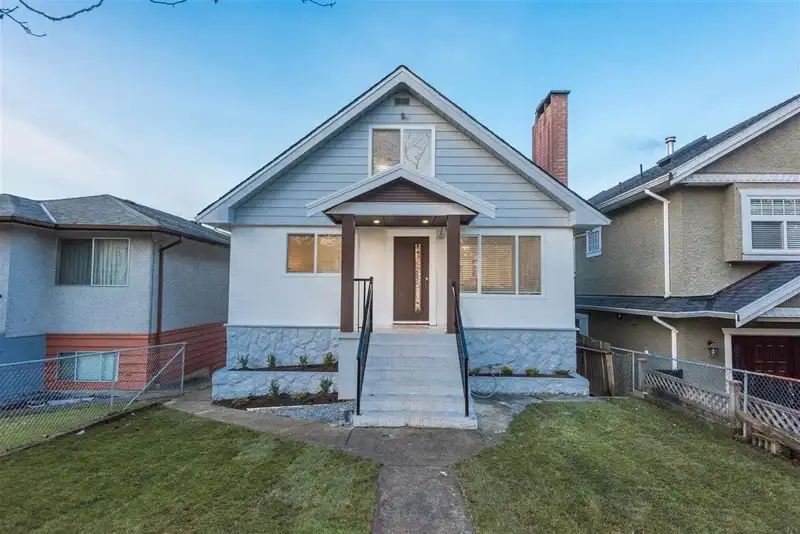 2843 E 20TH AVENUE - photo 1 of 9