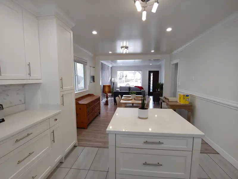 2843 E 20TH AVENUE - photo 4 of 9