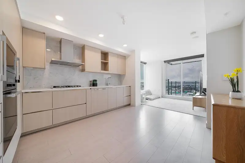 1206 433 SW MARINE DRIVE - photo 2 of 28