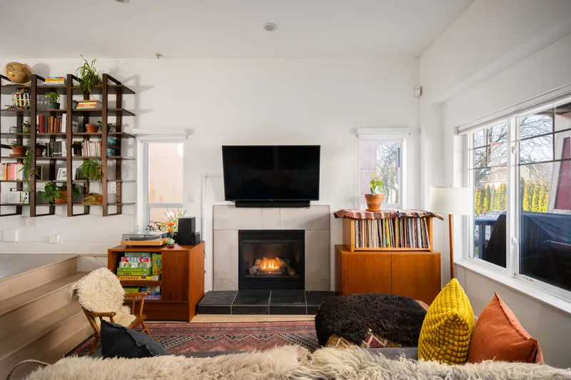 1732 E GEORGIA STREET - photo 2 of 19