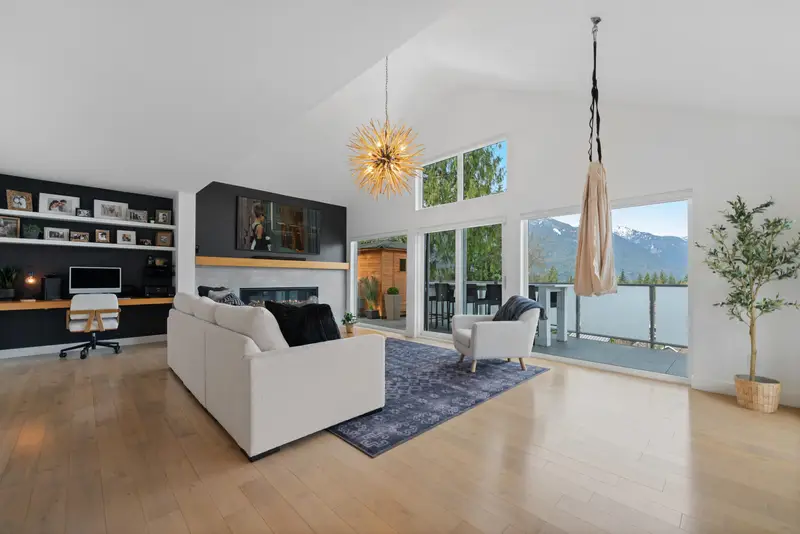 2309 GREENWOOD WAY - photo 2 of 25