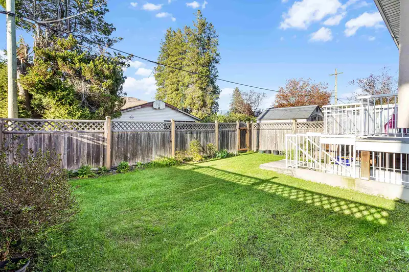 6665 UNION STREET - photo 4 of 33