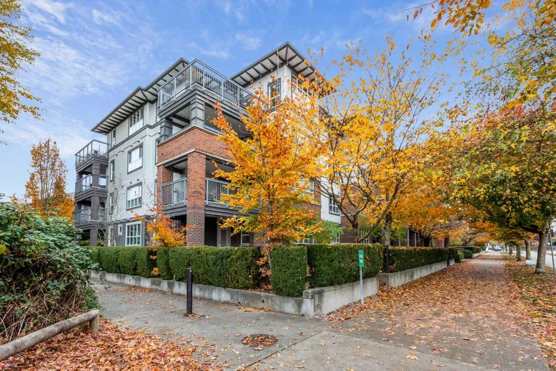 401 18755 68 AVENUE - photo 2 of 25