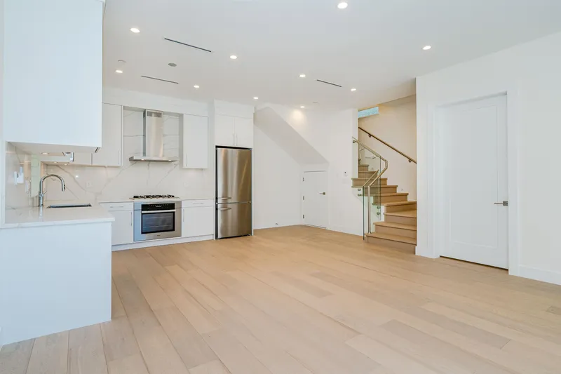 8192 CARTIER STREET - photo 4 of 25