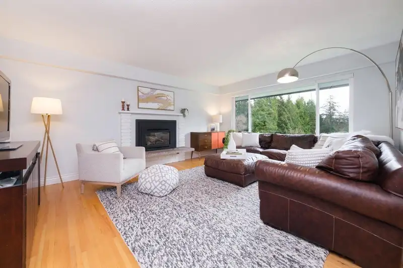 1438 MCNAIR DRIVE - photo 2 of 40