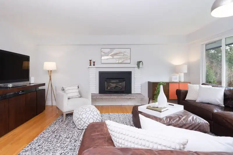 1438 MCNAIR DRIVE - photo 4 of 40