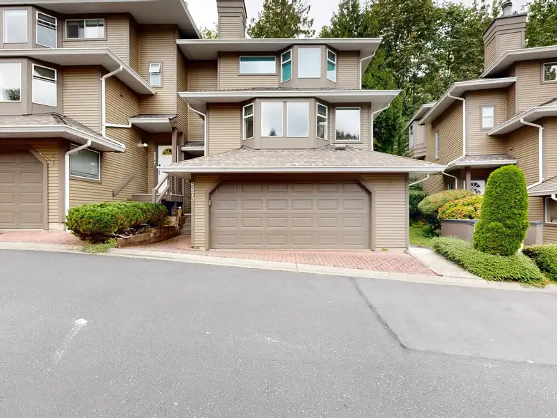 8873 LARKFIELD DRIVE - photo 1 of 32