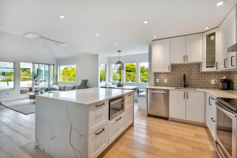 304 1665 ARBUTUS STREET - photo 1 of 19