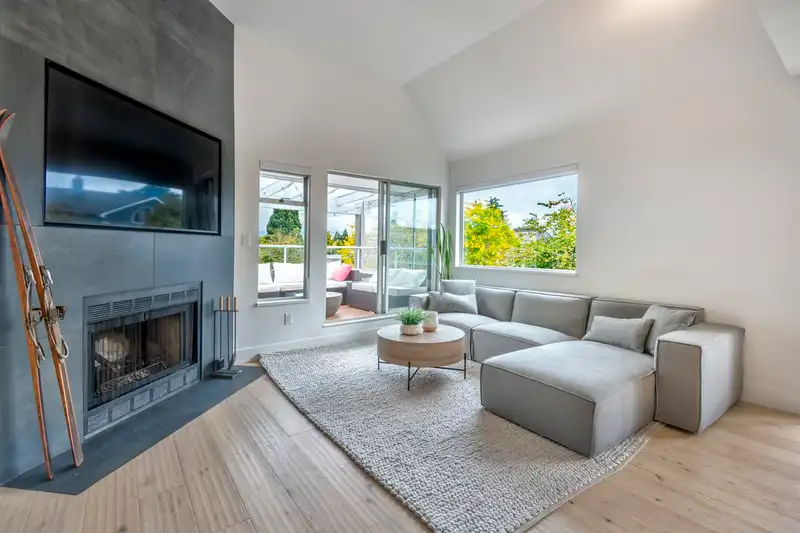 304 1665 ARBUTUS STREET - photo 3 of 19