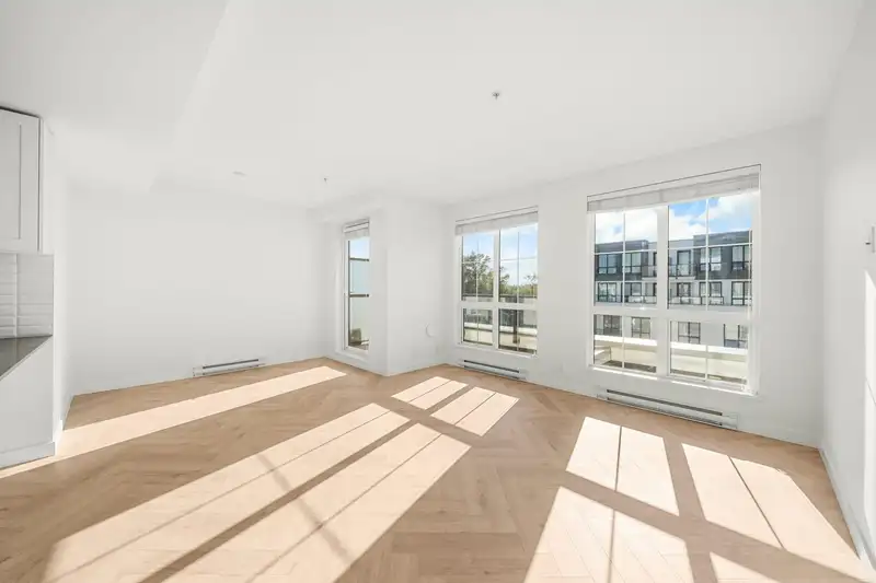 504 8353 200A STREET - photo 2 of 36